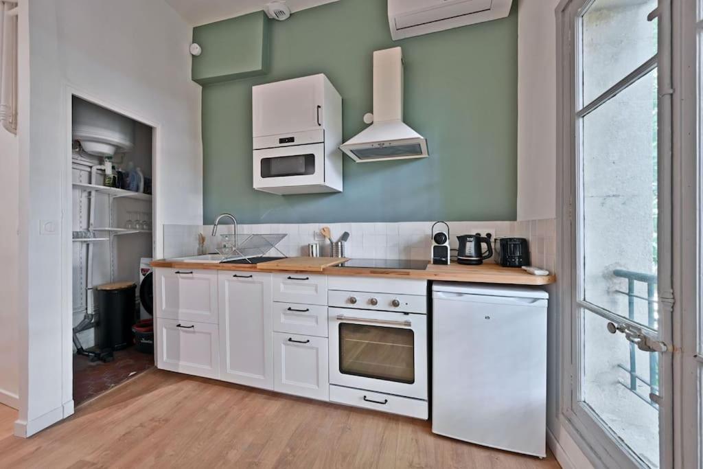 Apartamento Au Coeur Des Platanes - Parking Gratuit Sous-Terrain - Clim - Balcon Aviñón Exterior foto