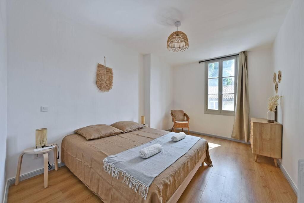 Apartamento Au Coeur Des Platanes - Parking Gratuit Sous-Terrain - Clim - Balcon Aviñón Exterior foto